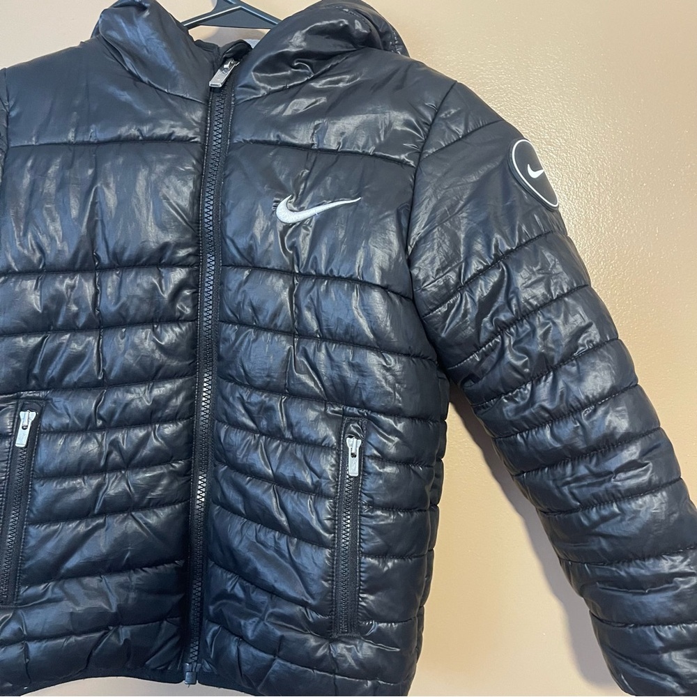 Nike Kids Black Puffer Jacket 5 Medium - Picture 2 of 10